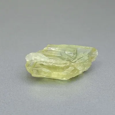 Hiddenit přírodní krystal 10,6g, Afganistán