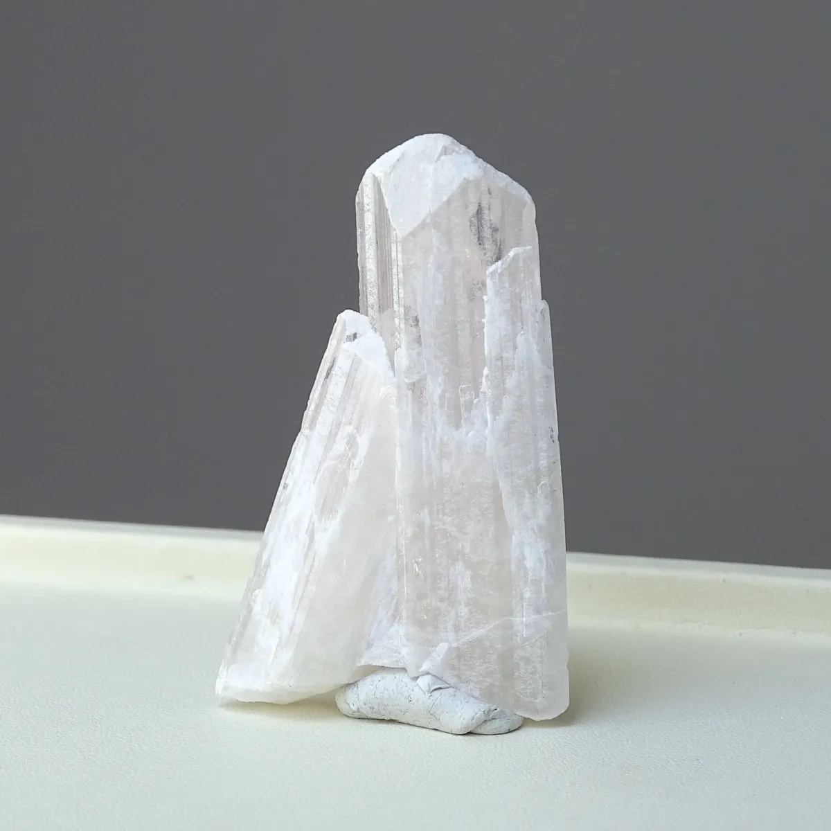 Danburite natural crystal 44.9g, Mexico