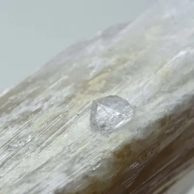 Danburit Naturkristall 95,7g, Mexiko