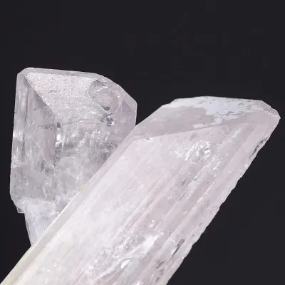 Danburite natural crystal 157.9g, Mexico
