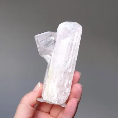 Danburit Naturkristall 157,9g, Mexiko