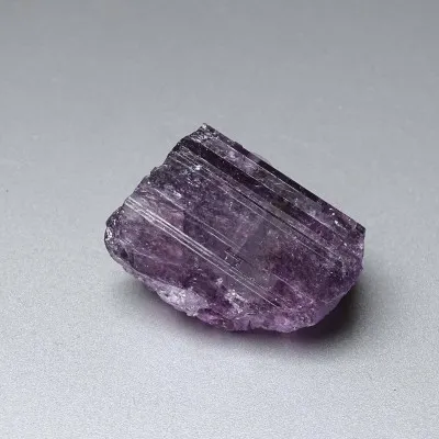 Scapolit lila Naturkristall 59,3g, Afghanistan