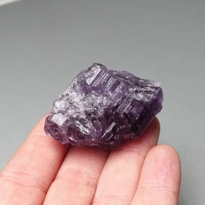 Scapolit lila Naturkristall 36,8g, Afghanistan