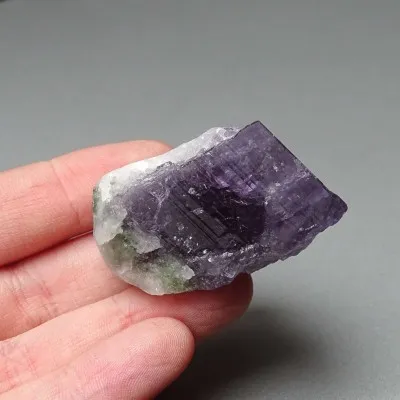 Scapolit lila Naturkristall 44,3g, Afghanistan