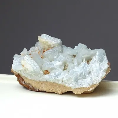 Baryt modrý přírodní minerál v hornině 407g, Maroko