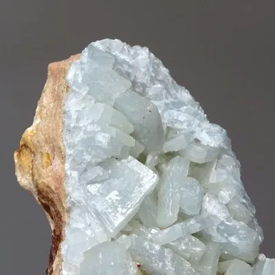 Baryt modrý přírodní minerál v hornině 407g, Maroko