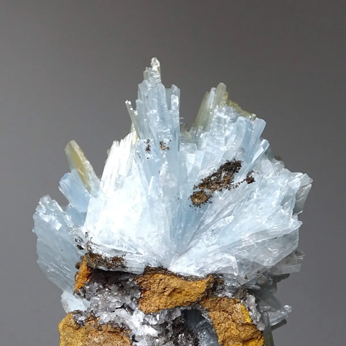 Baryt modrý přírodní minerál v hornině 344g, Maroko