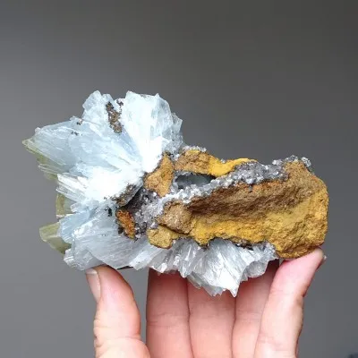 Baryt modrý přírodní minerál v hornině 344g, Maroko