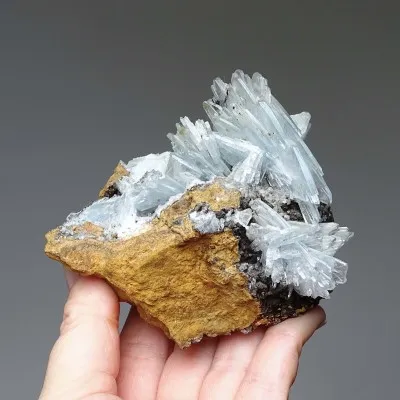 Baryt modrý přírodní minerál v hornině 344g, Maroko