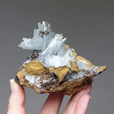 Baryt modrý přírodní minerál v hornině 344g, Maroko