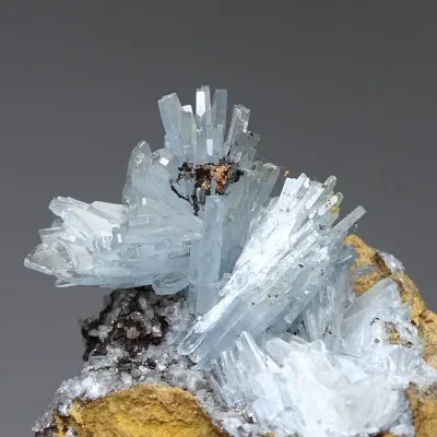 Baryt modrý přírodní minerál v hornině 344g, Maroko