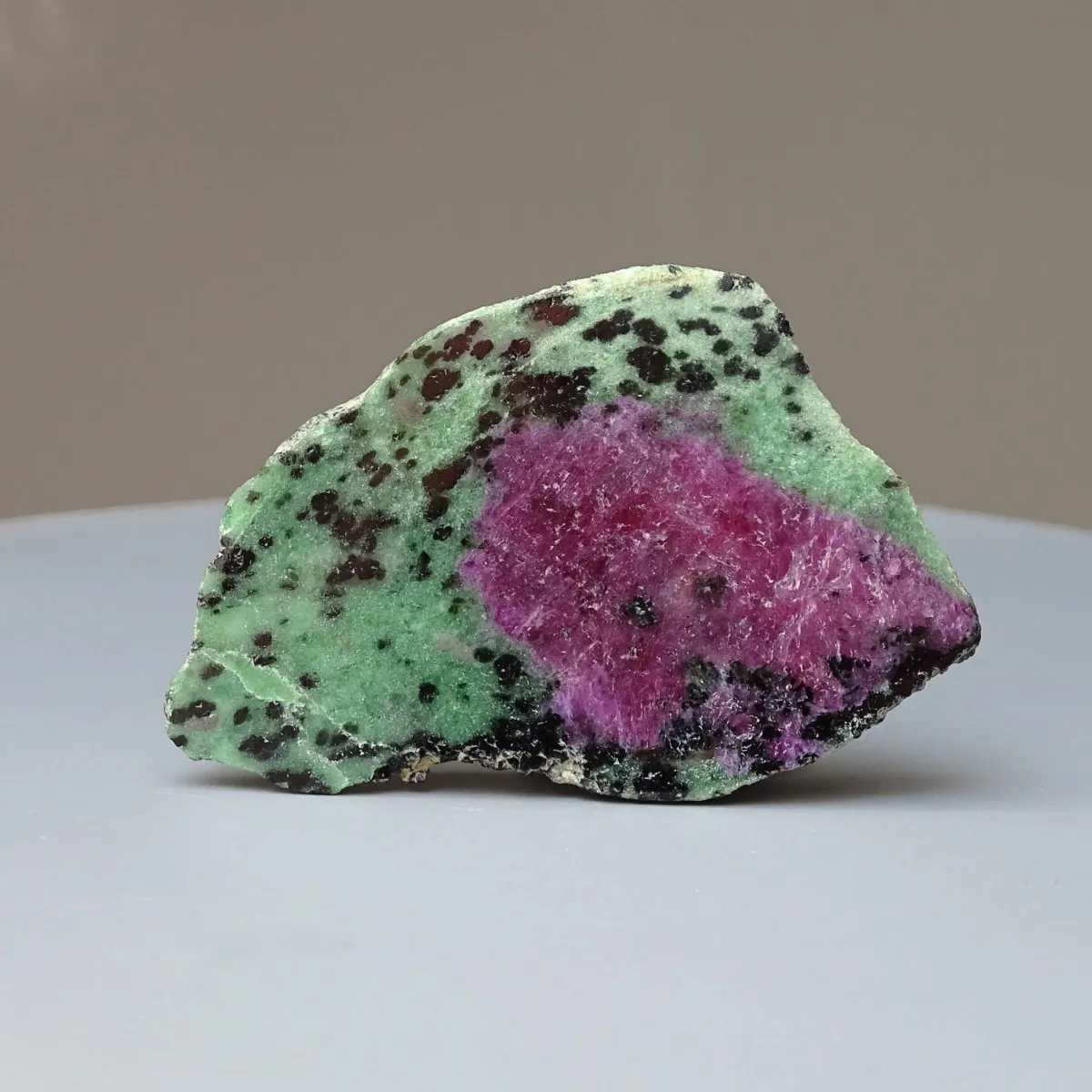 Ruby in zoisite polished plate 29g, Tanzania