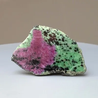 Ruby in zoisite polished plate 29g, Tanzania