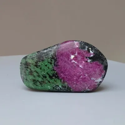 Ruby in zoisite polished plate 60g, Tanzania