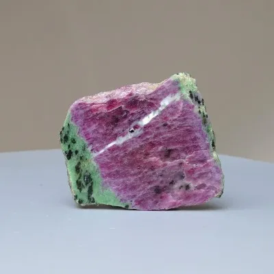 Ruby in zoisite polished plate 33g, Tanzania
