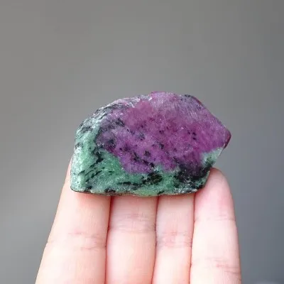 Ruby in zoisite polished plate 52g, Tanzania