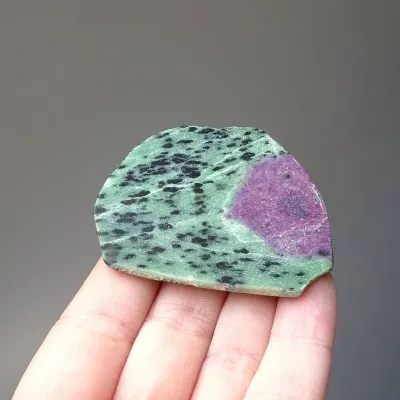 Ruby in zoisite polished plate 26g, Tanzania