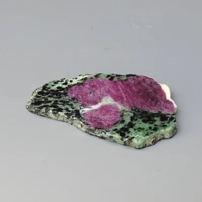 Ruby in zoisite polished plate 35g, Tanzania