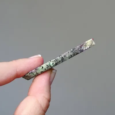Ruby in zoisite polished plate 35g, Tanzania