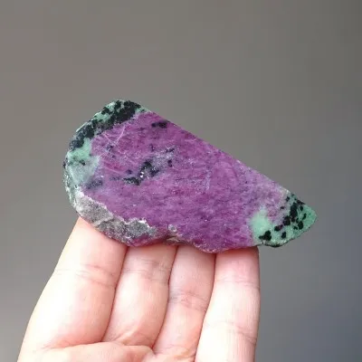 Ruby in zoisite polished plate 91g, Tanzania