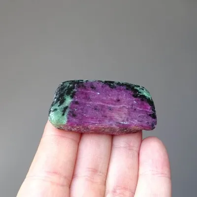Ruby in zoisite polished plate 32g, Tanzania