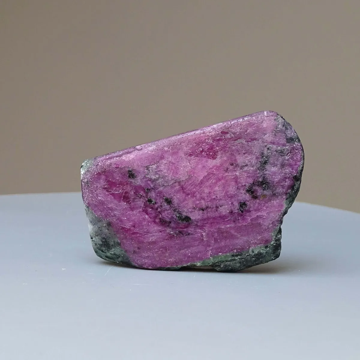 Ruby in zoisite polished plate 60g, Tanzania