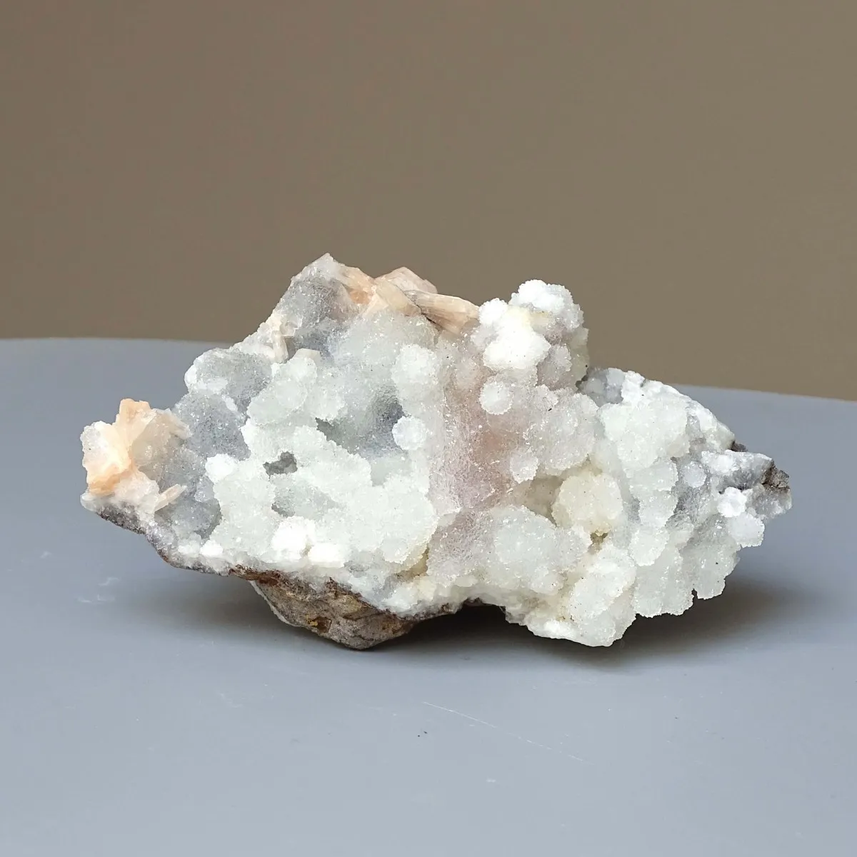 Apophyllit, Chalcedon, Stilbit-Druse 140g, Indien