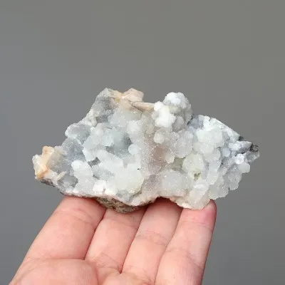 Apofylit, chalcedon, stilbit drúza 140g, Indie