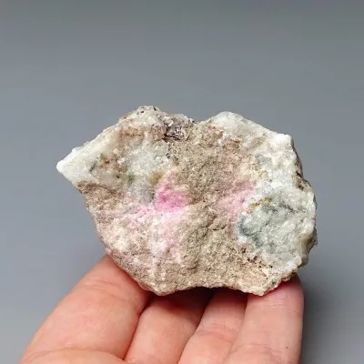 Tugtupit, seltenes Mineral 109g, Fluoreszenz unter UV, Grönland