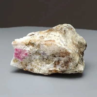 Tugtupit vzácný minerál 273g, fluorescence pod UV, Grónsko