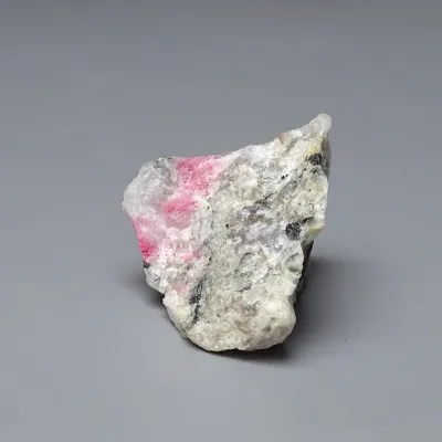 Tugtupit vzácný minerál 23g, fluorescence pod UV, Grónsko