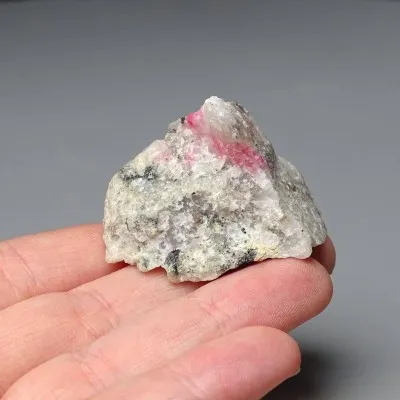 Tugtupit rare mineral 23g, fluorescence under UV, Greenland