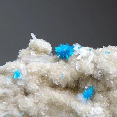 Pentagonit auf Stilbit, seltenes blaues Mineral, 163 g, Indien