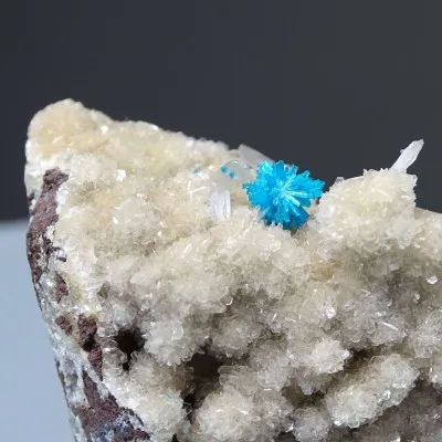 Pentagonit auf Stilbit, seltenes blaues Mineral, 163 g, Indien