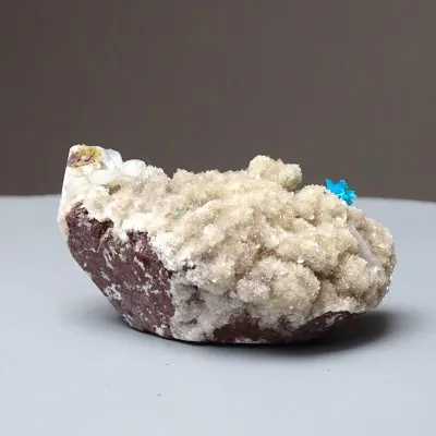 Pentagonit auf Stilbit, seltenes blaues Mineral, 92g, Indien