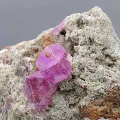 Kobaltocalcit mit Gestein 902g, Kongo