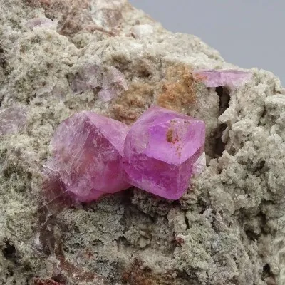 Kobaltocalcit mit Gestein 902g, Kongo