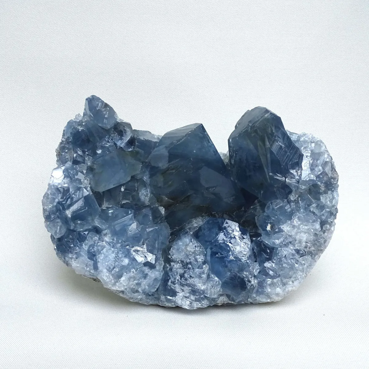 Celestine Druze 807g, Madagascar | Minerals-Stones®