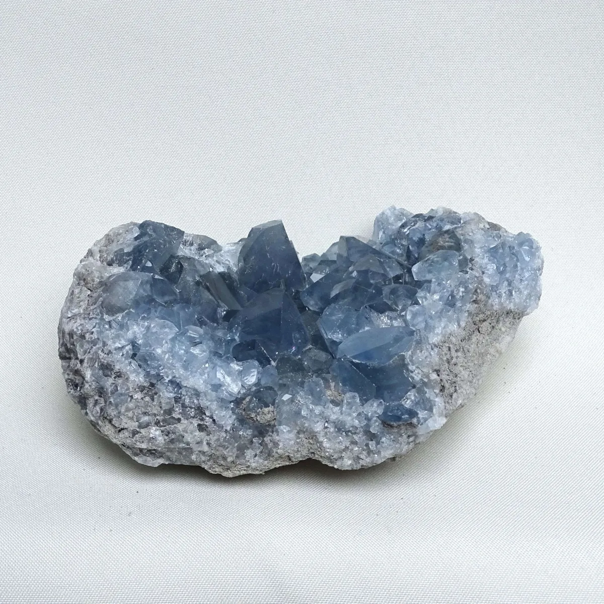 Celestine Druze 700g, Madagascar | Minerals-Stones®