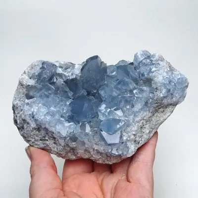 Celestýn drúza 700g, Madagaskar | Minerals-Stones®