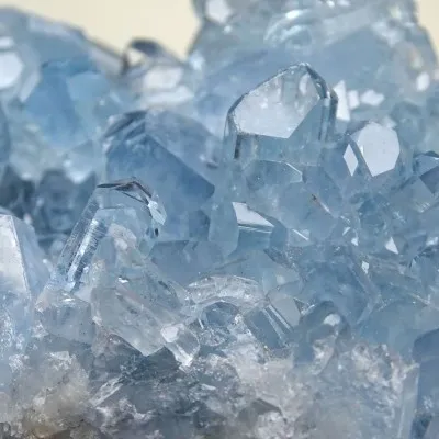 Celestýn drúza 605g, Madagaskar | Minerals-Stones®