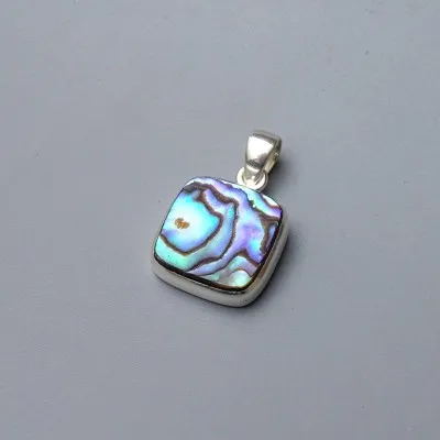 Abalone/Paua shell pendant 4.3g, New Zealand