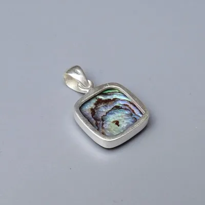 Abalone/Paua shell pendant 4.3g, New Zealand