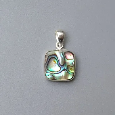 Abalone/Paua shell pendant 3.8g, New Zealand