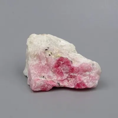 Tugtupit, seltenes Mineral 25,7g, Fluoreszenz unter UV, Grönland