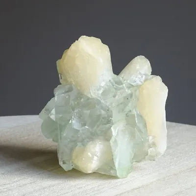 Apophyllit-Drusenkristalle und Stilbit 285g, Indien