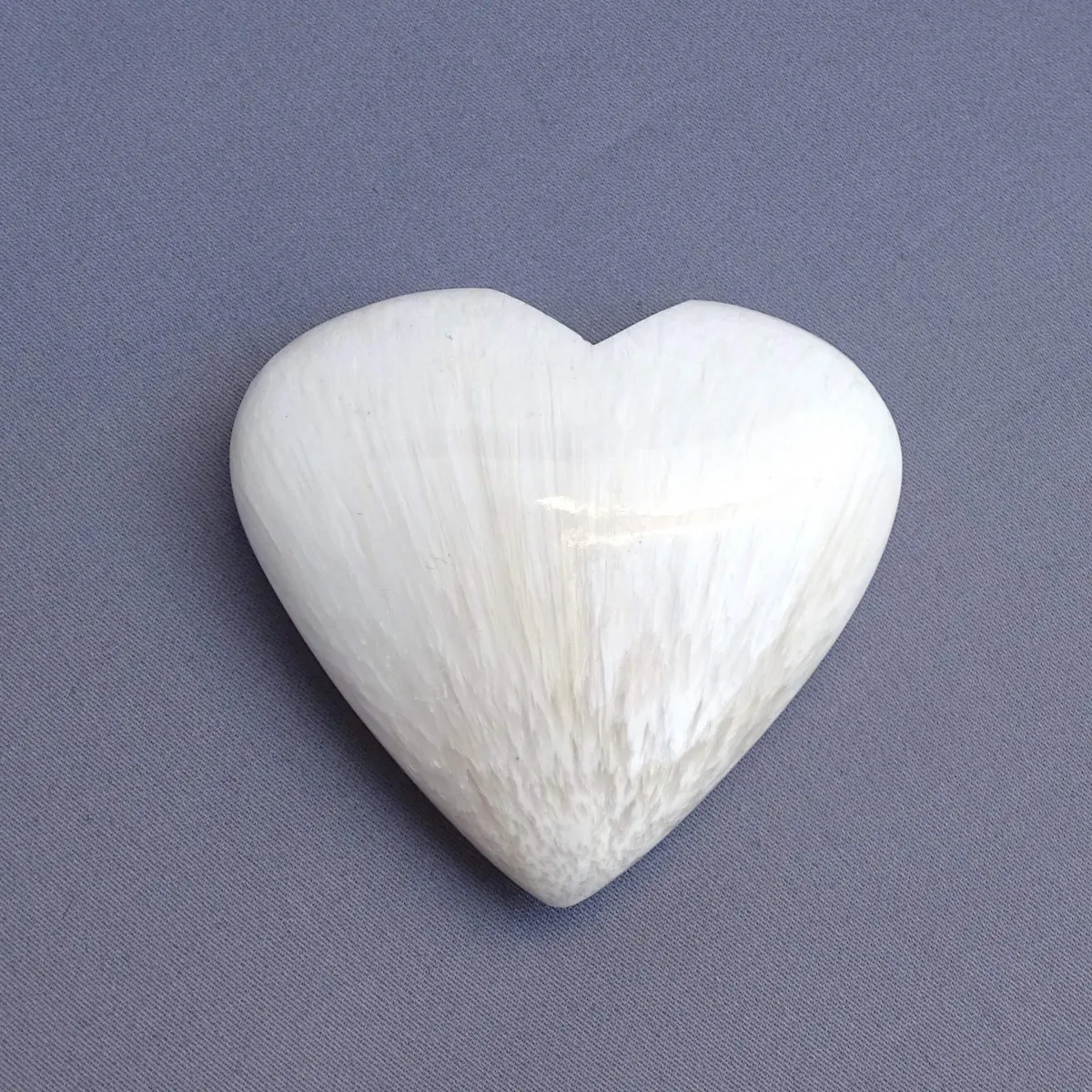 Scolecite polished 67g, India | Minerals-Stones®