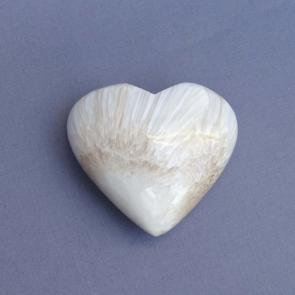 Scolecite polished 78g, India | Minerals-Stones®
