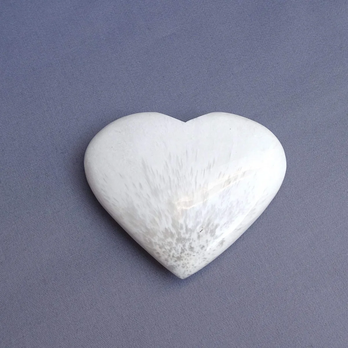 Scolecite polished 82g, India | Minerals-Stones®