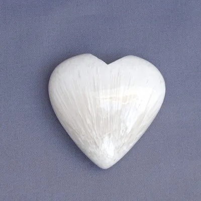 Scolecite polished 67g, India | Minerals-Stones®
